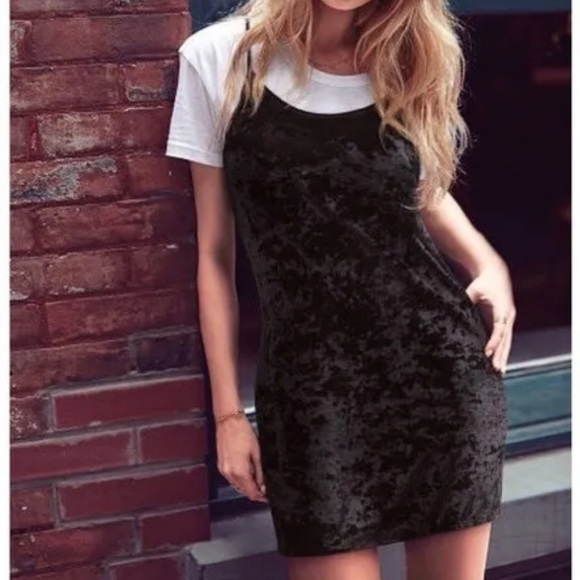 Victoria’s Secret Crushed Velvet Slip Black - Picture 4 of 11